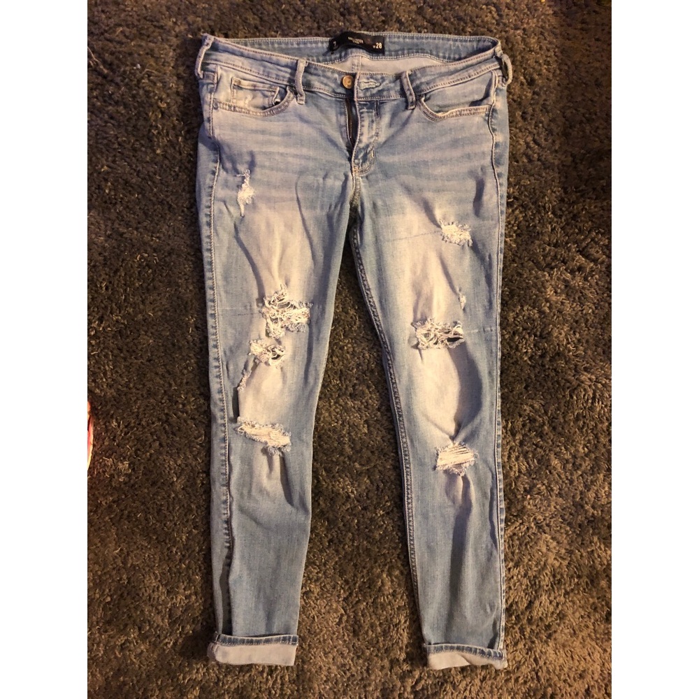 Hollister destroyed crop jeans size 7 (28)